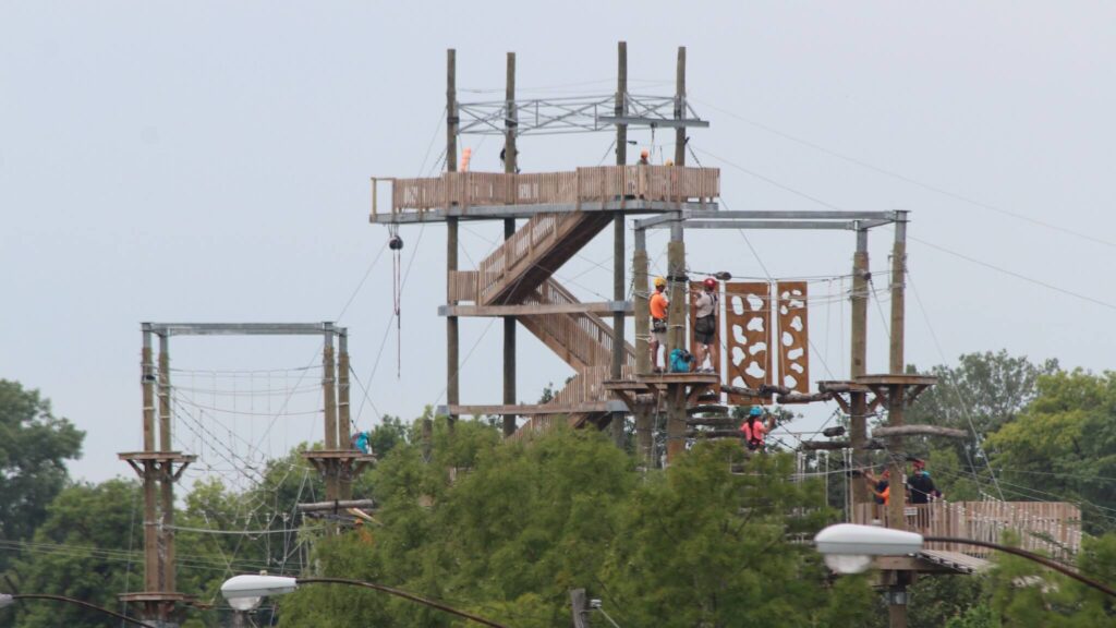 Zipline outside view of Toledo Zoo and Aquarium / Flickr / Fitch Dnld
Link:
https://www.flickr.com/photos/30706946@N00/24457762967/